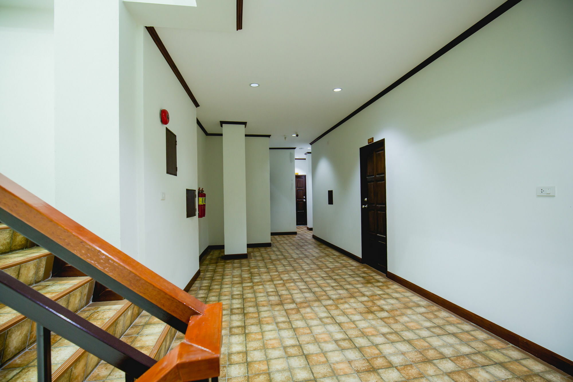 Chusri Hotel Patong Exterior foto