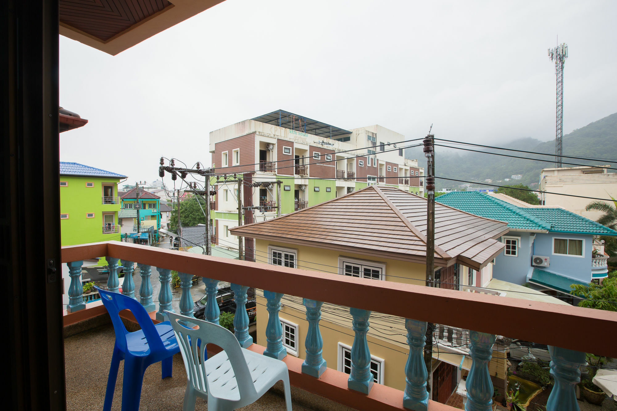 Chusri Hotel Patong Exterior foto